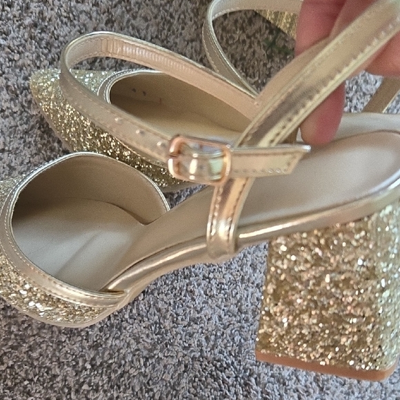 Elegant Gold Glitter Women's Heels ⭐️ ✨️  Size 43   ✨️  ⭐️ - Picture 4 of 8